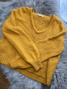 Madewell V-Neck alpaca wool mix sweater